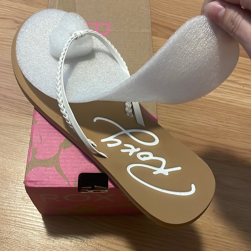 Roxy shoes never worn.